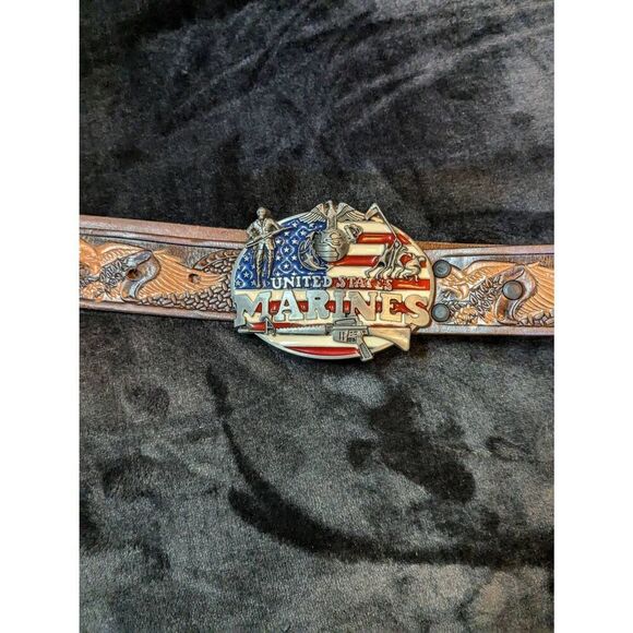 Vintage Marine corps belt buckle & top grain leather belt goes up to a 46W - Picture 9 of 11